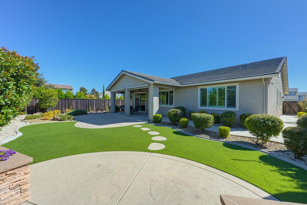 325 Winthrop Court