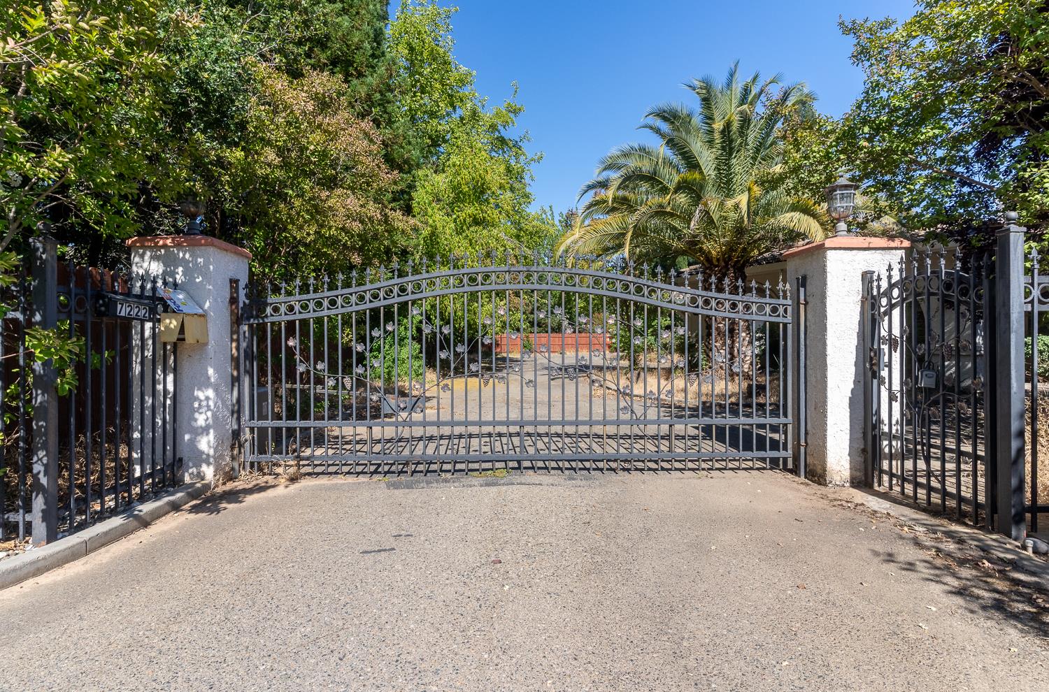 7222 Almond Avenue