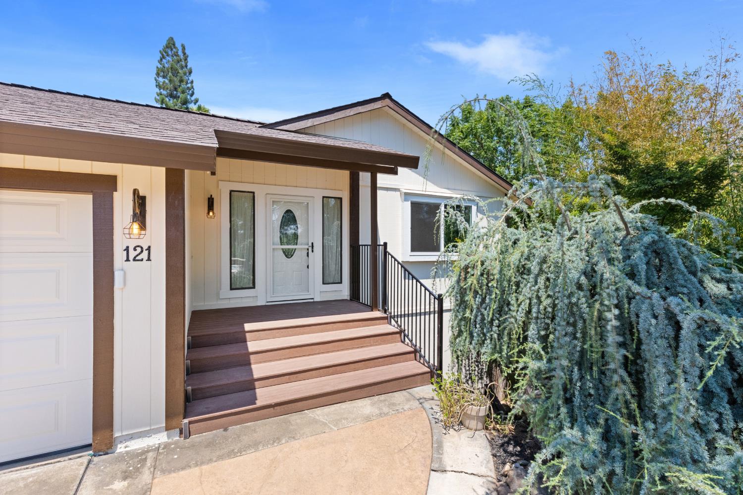 121 Prospector Court