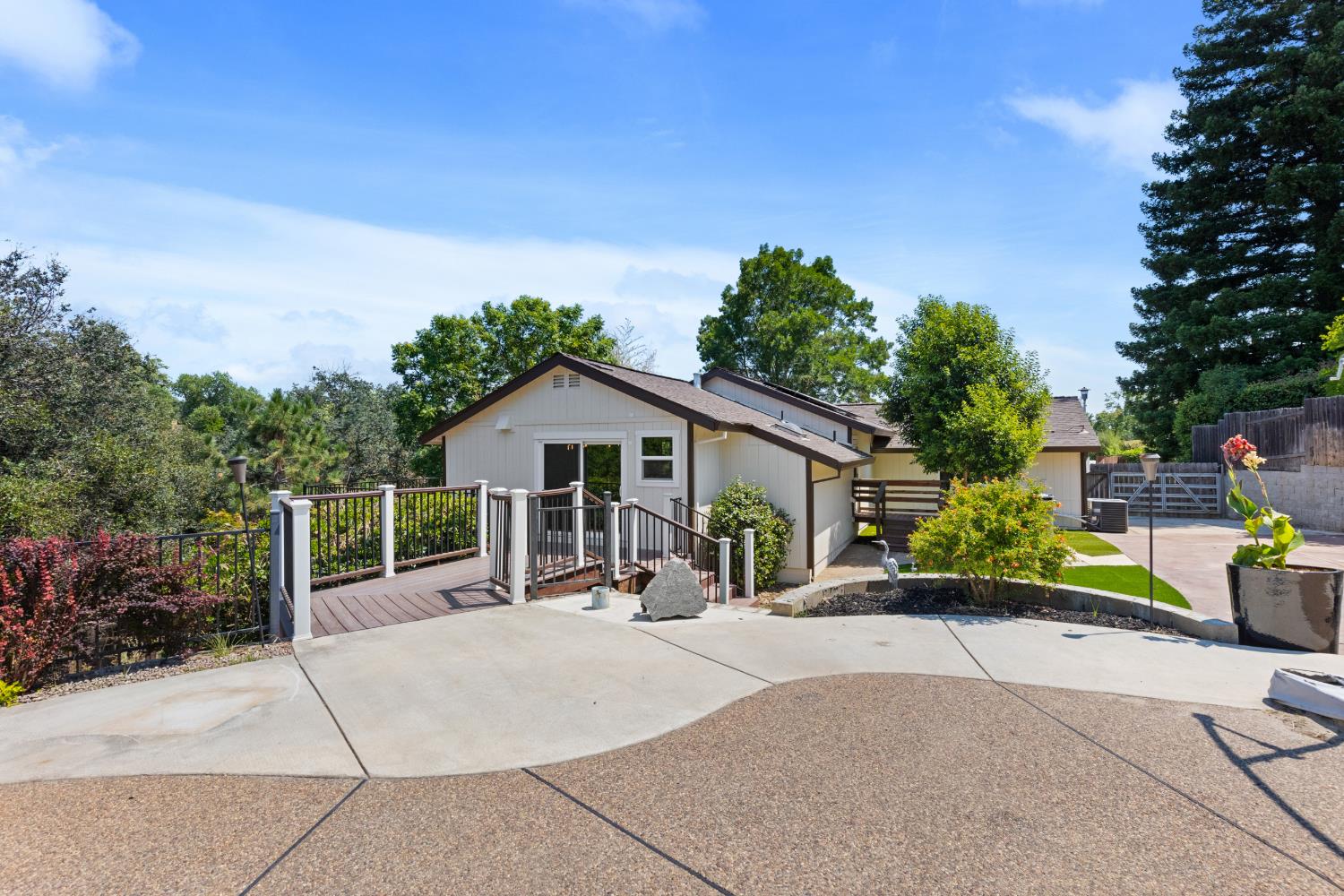 121 Prospector Court