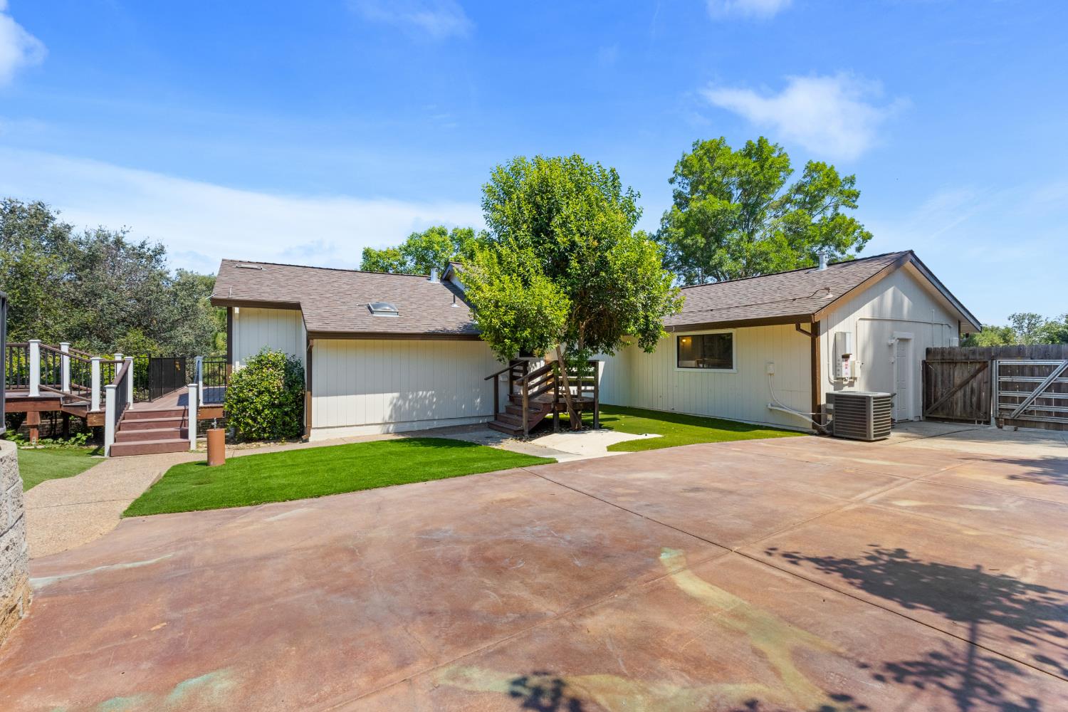 121 Prospector Court