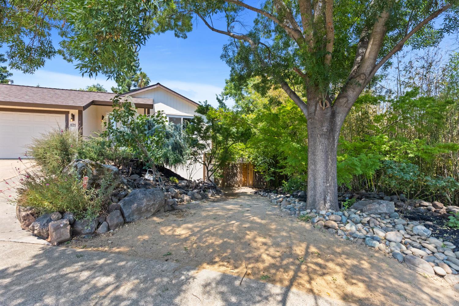 121 Prospector Court