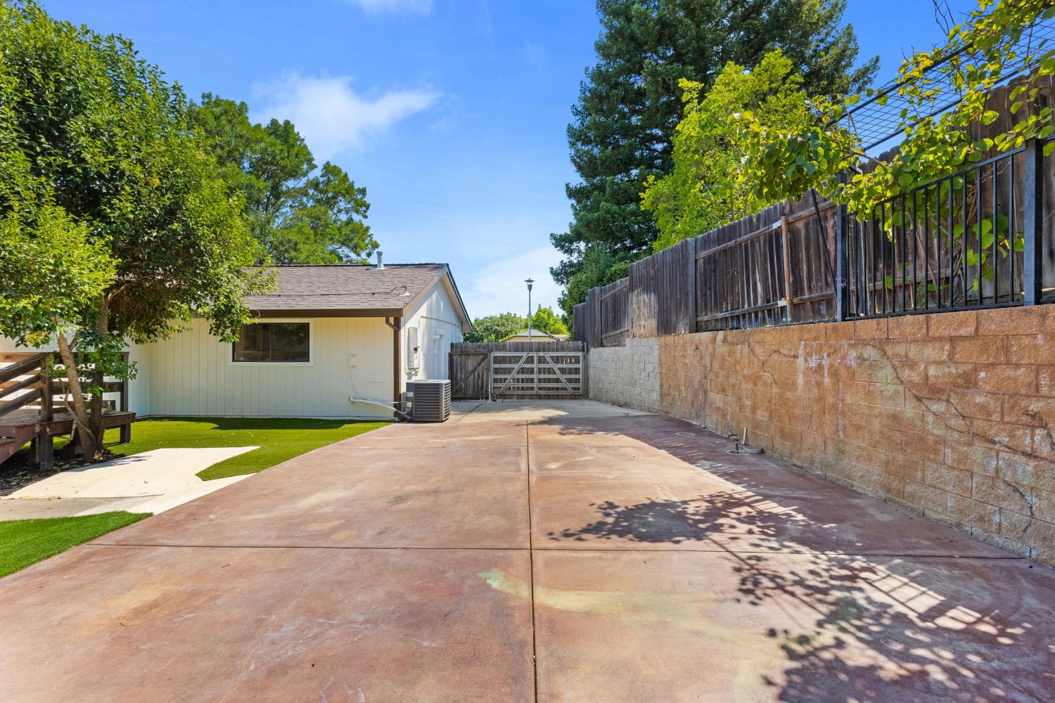 121 Prospector Court