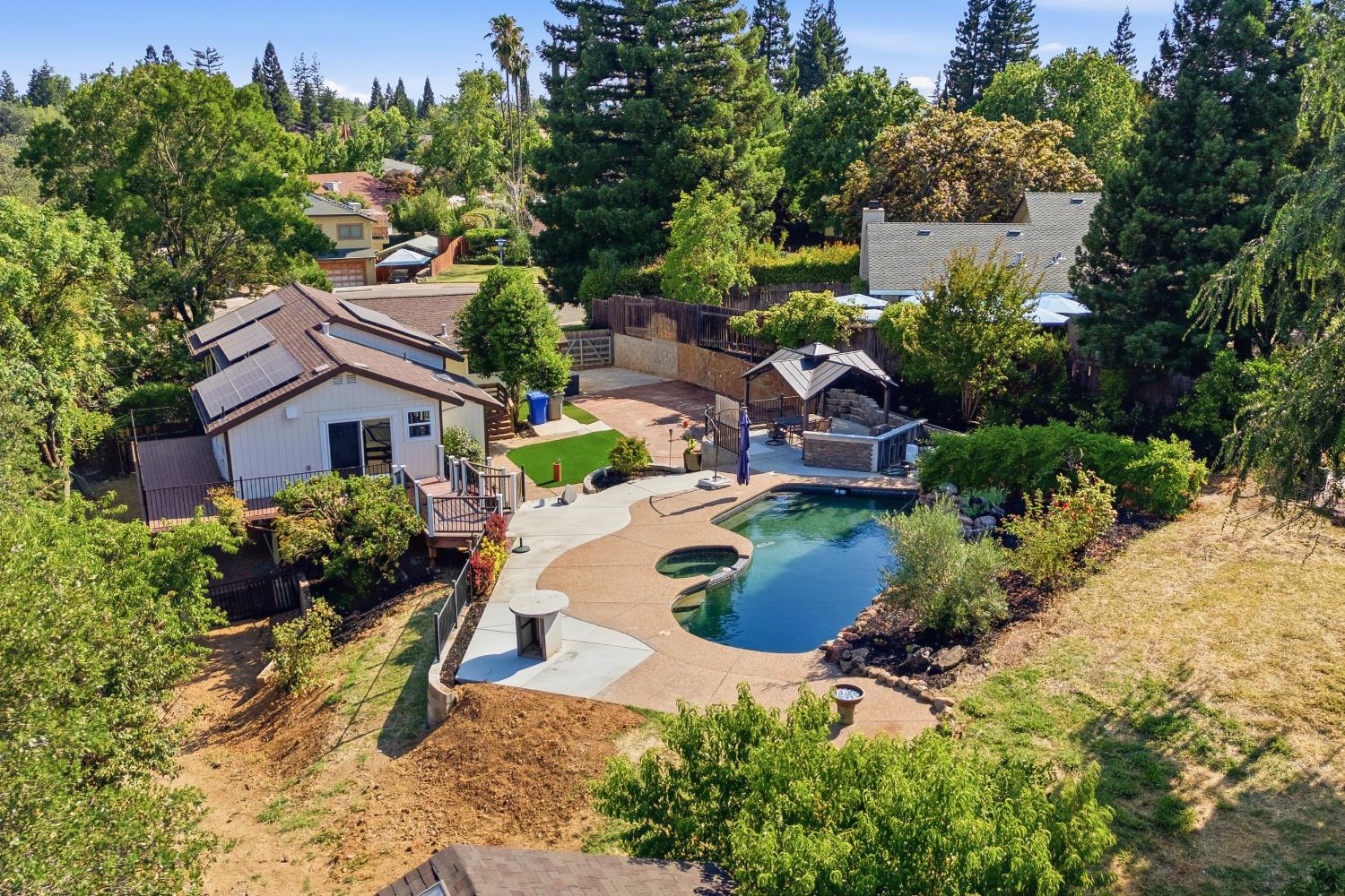 121 Prospector Court