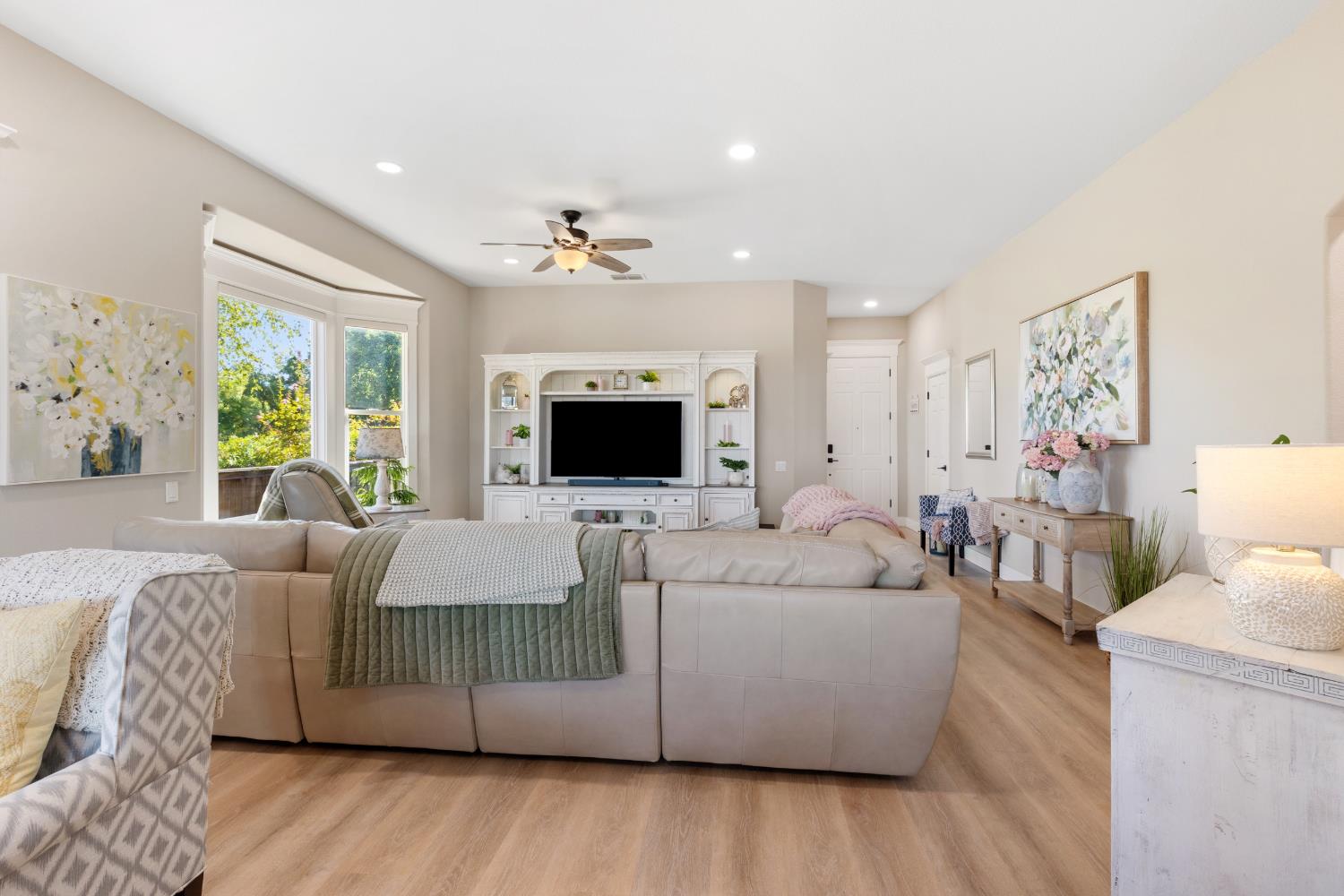 2810 Springfield Drive