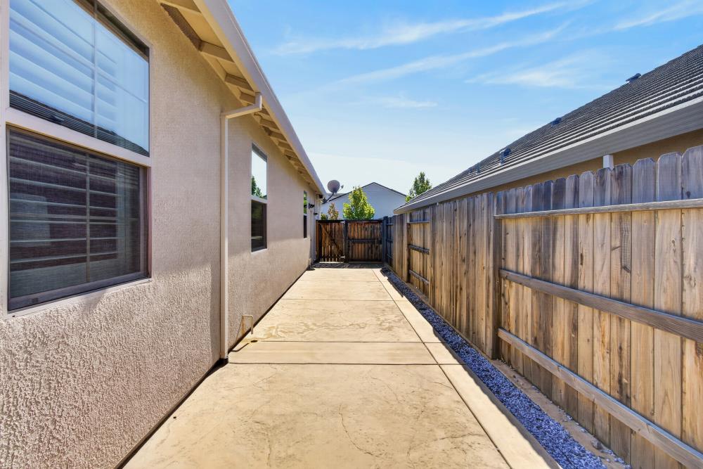 3139 Golden Trail Street