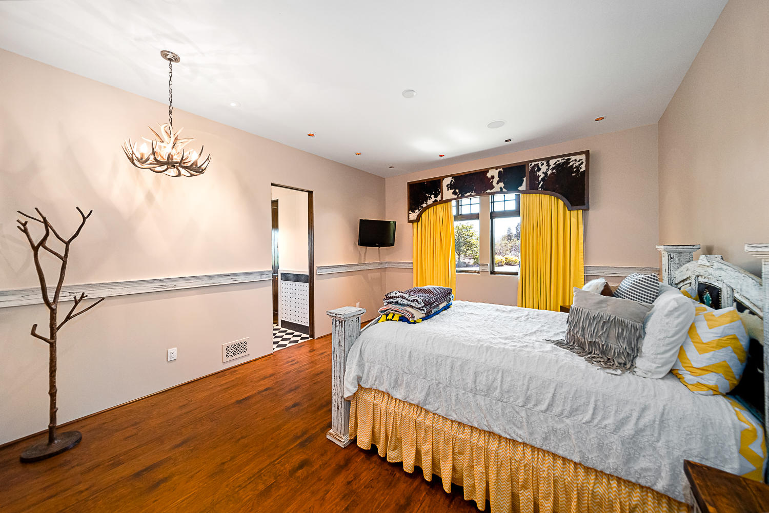 8055 SW Powell Butte Highway
