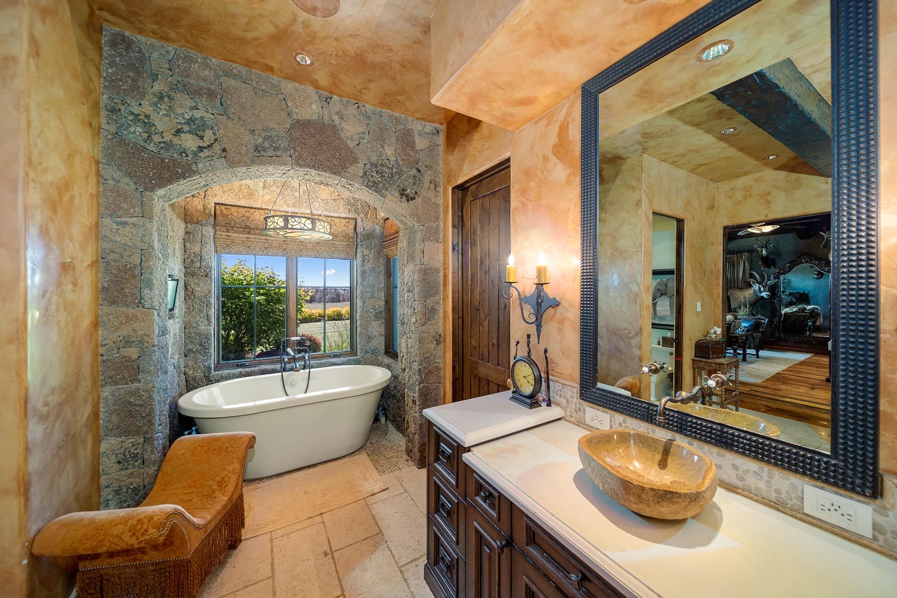 8055 SW Powell Butte Highway