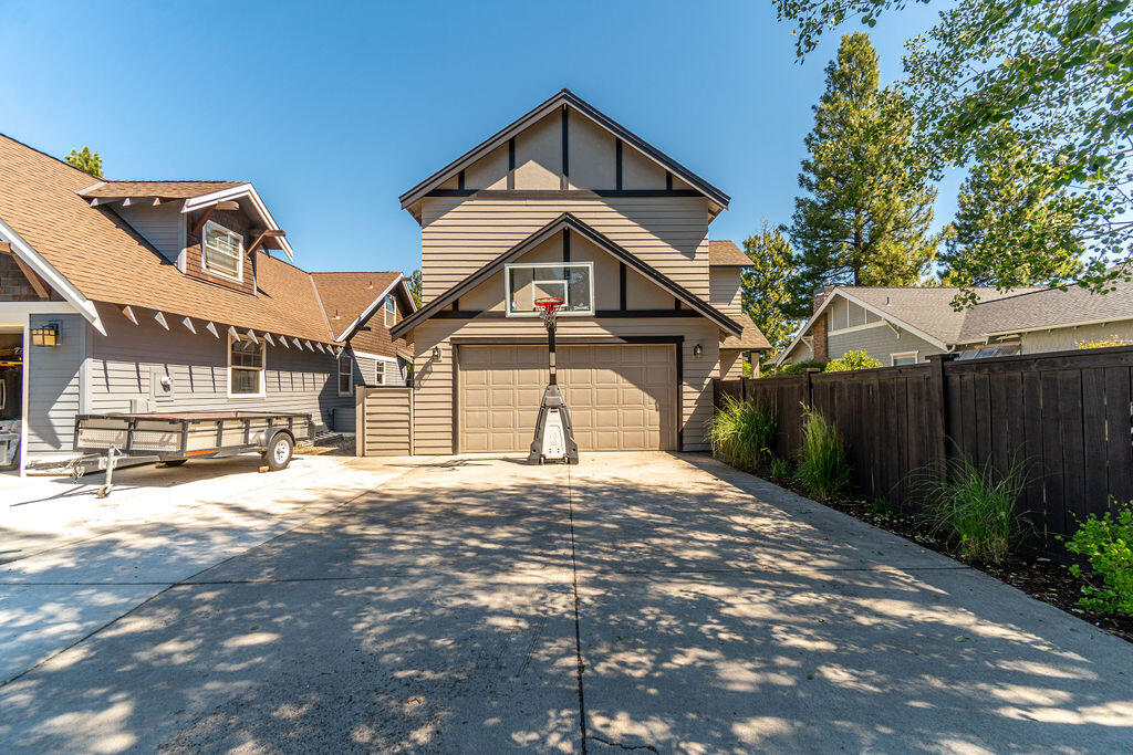 875 NW Fort Clatsop Street