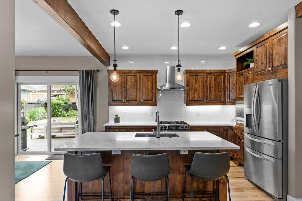 875 NW Fort Clatsop Street