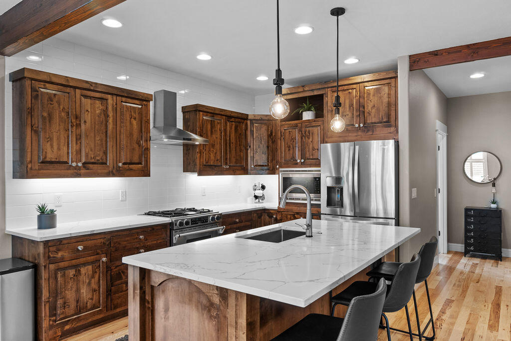 875 NW Fort Clatsop Street