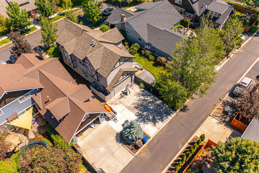 875 NW Fort Clatsop Street