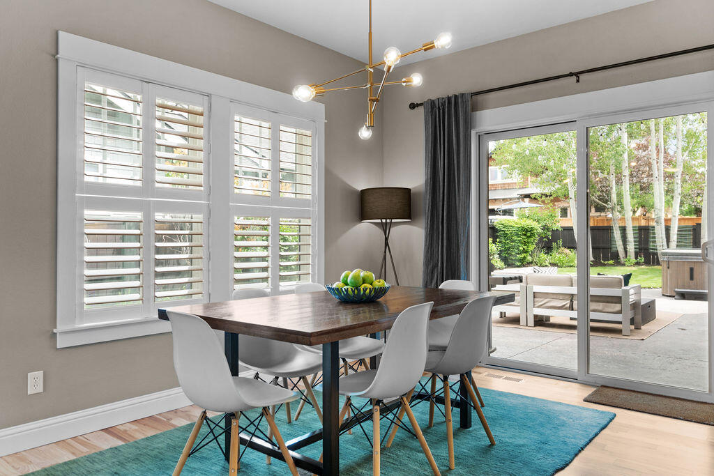 875 NW Fort Clatsop Street