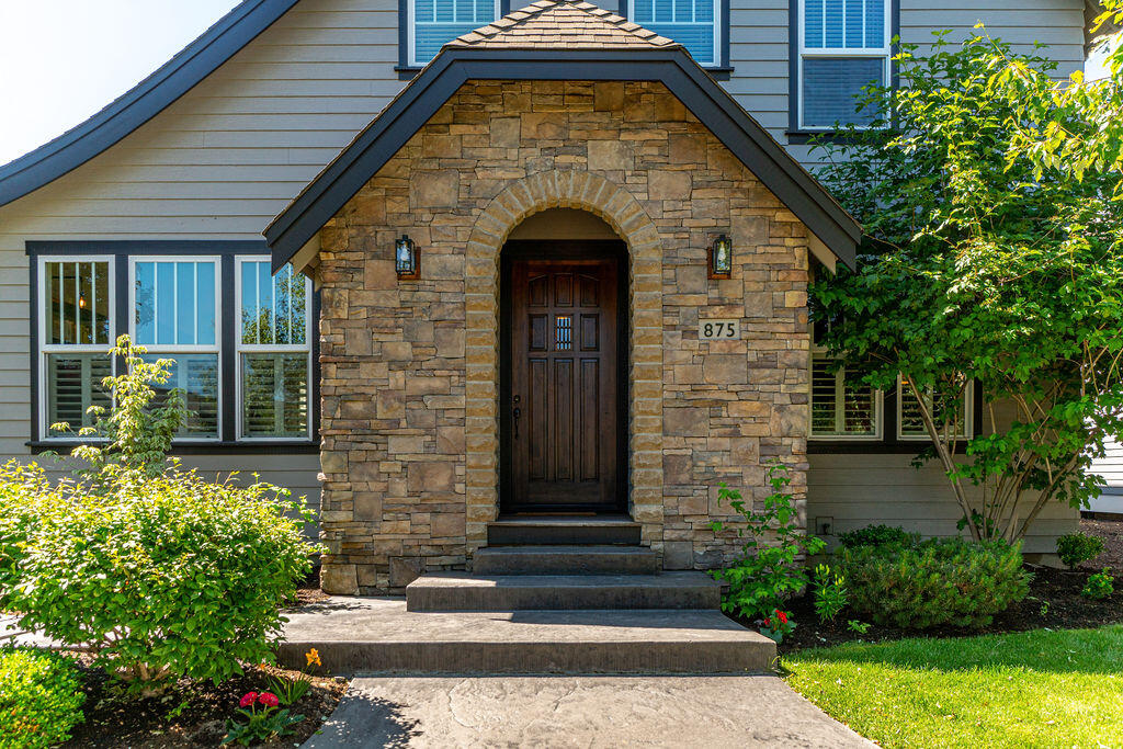 875 NW Fort Clatsop Street