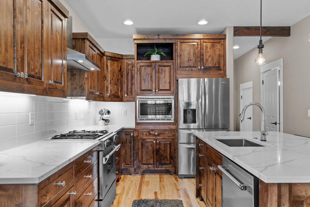 875 NW Fort Clatsop Street