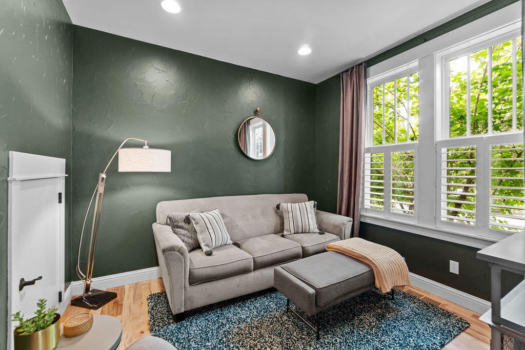 875 NW Fort Clatsop Street