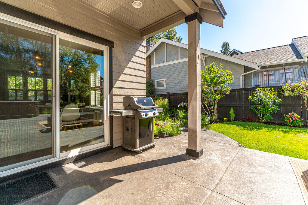 875 NW Fort Clatsop Street