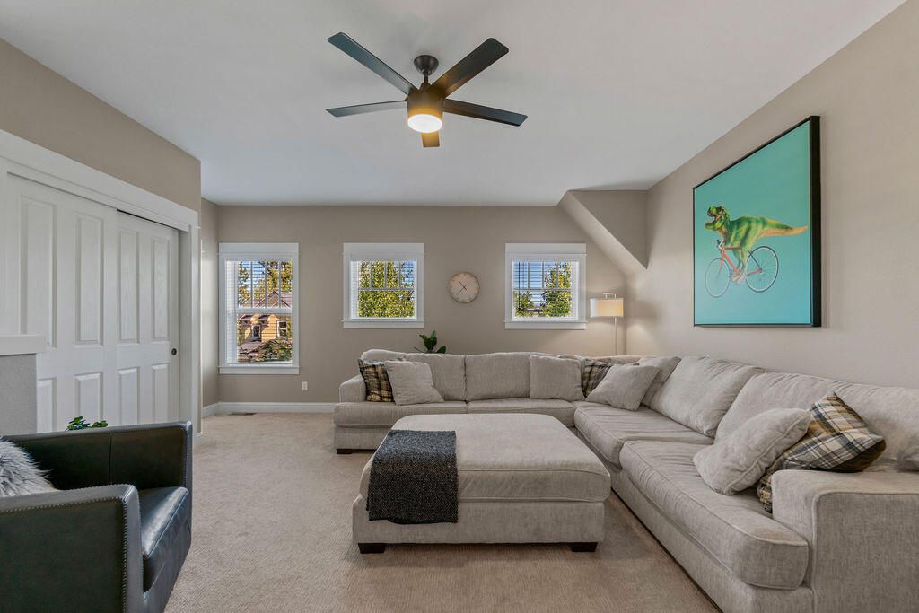 875 NW Fort Clatsop Street