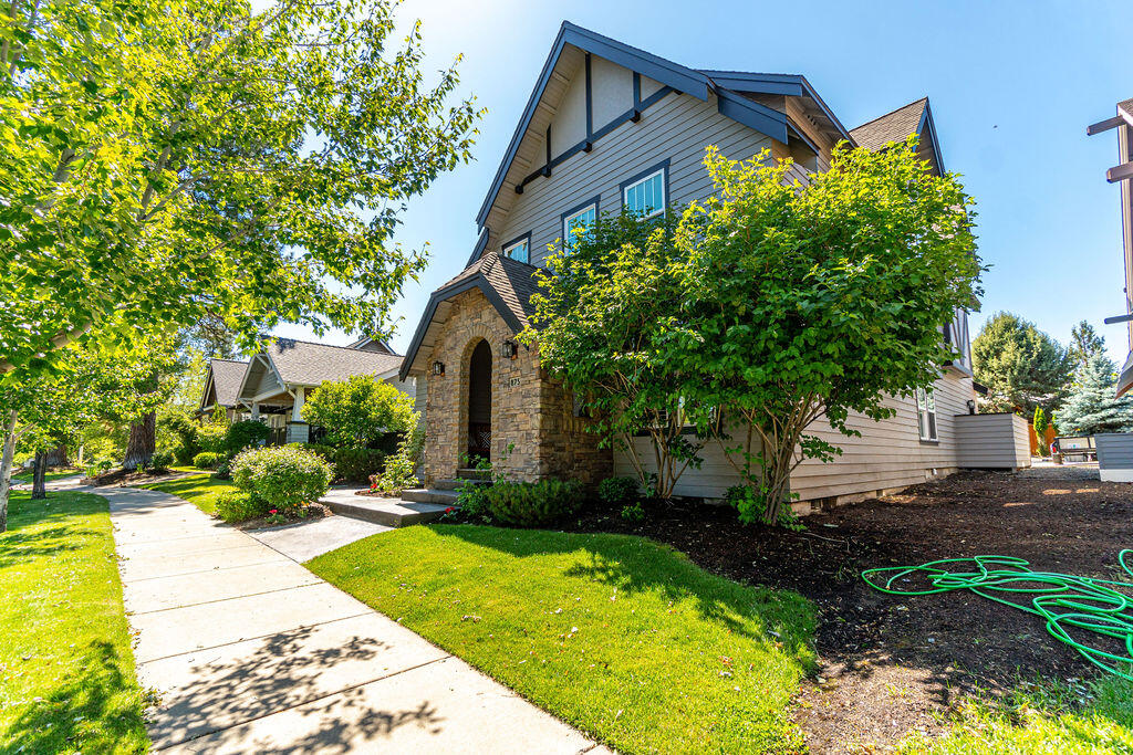 875 NW Fort Clatsop Street