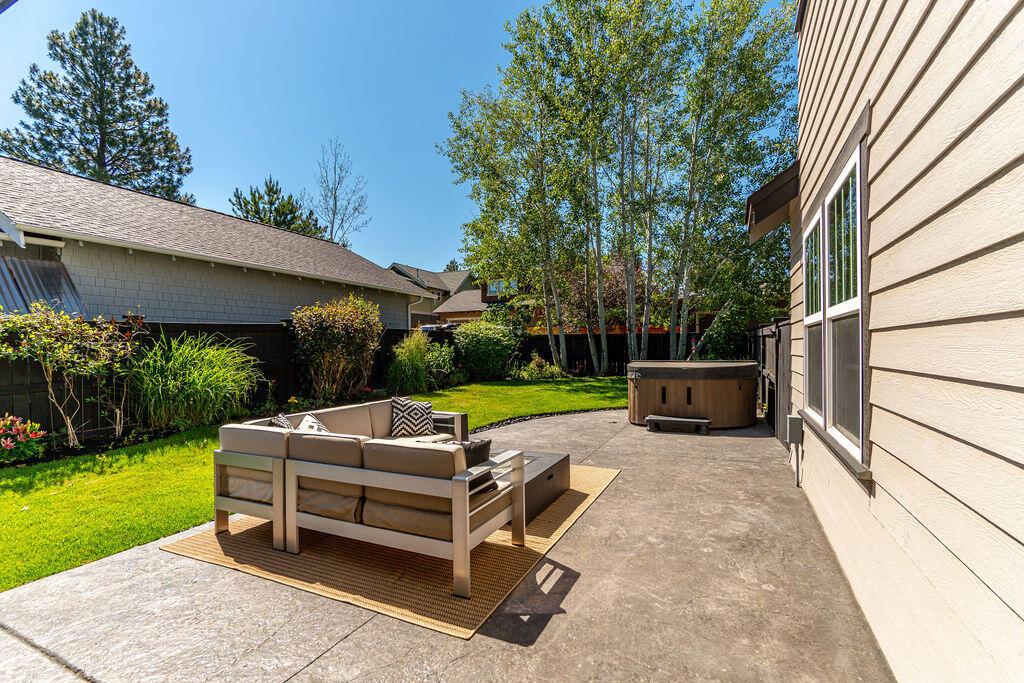 875 NW Fort Clatsop Street