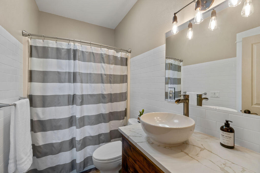 875 NW Fort Clatsop Street