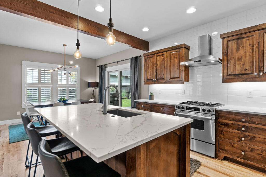 875 NW Fort Clatsop Street