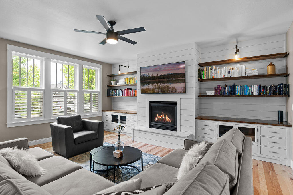 875 NW Fort Clatsop Street