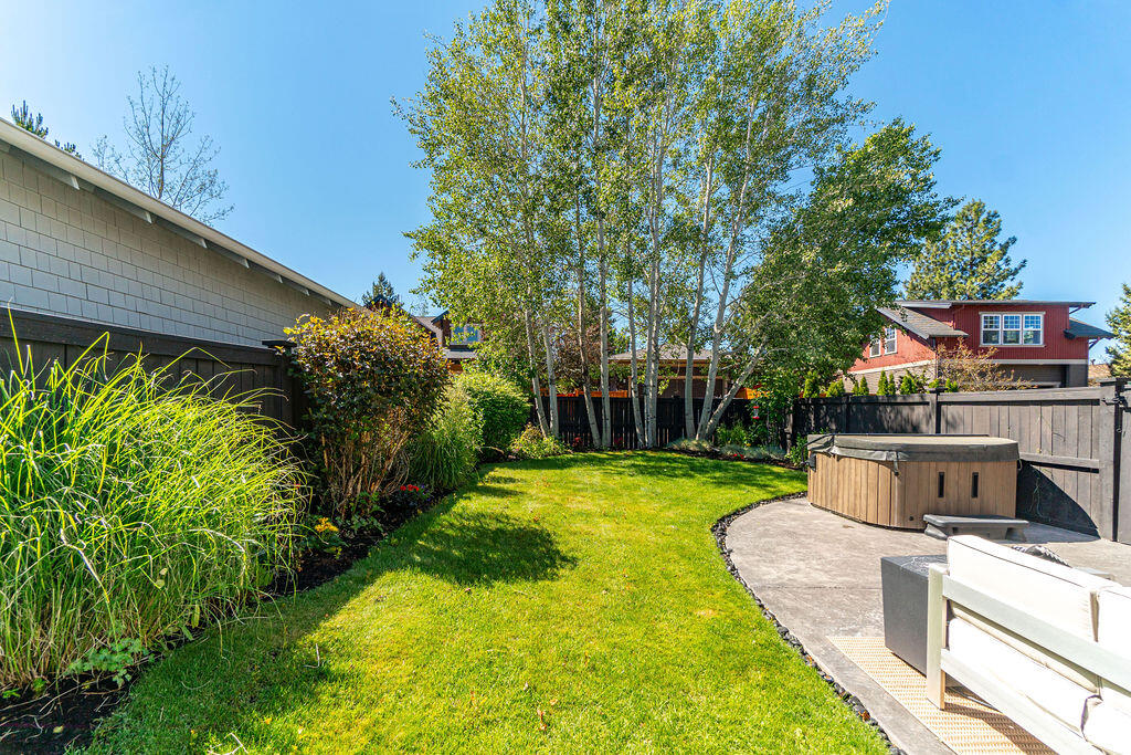 875 NW Fort Clatsop Street