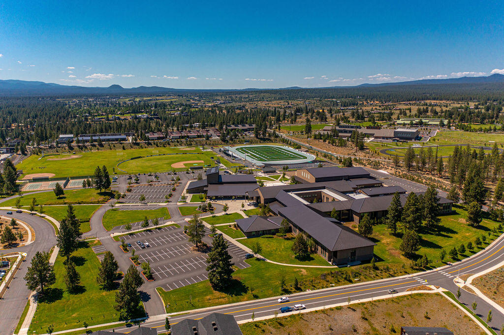 875 NW Fort Clatsop Street