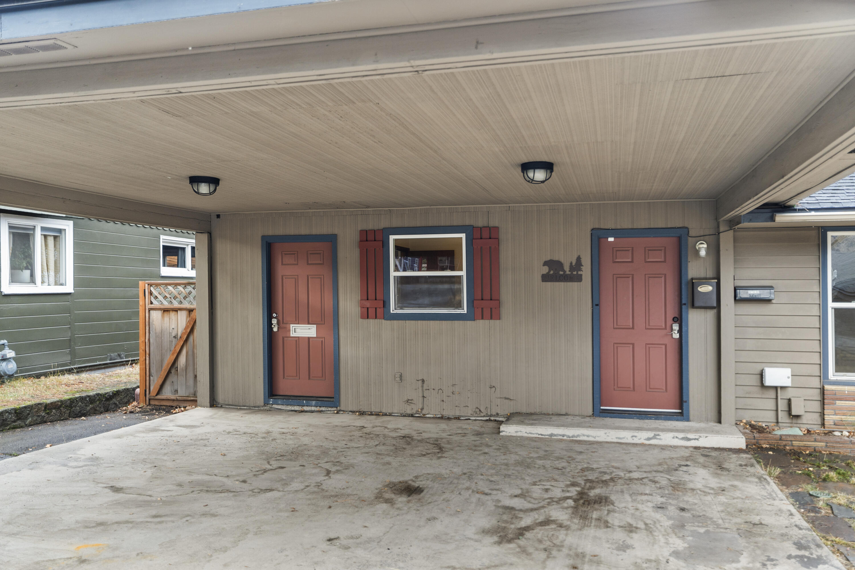 851 NE 8th Street