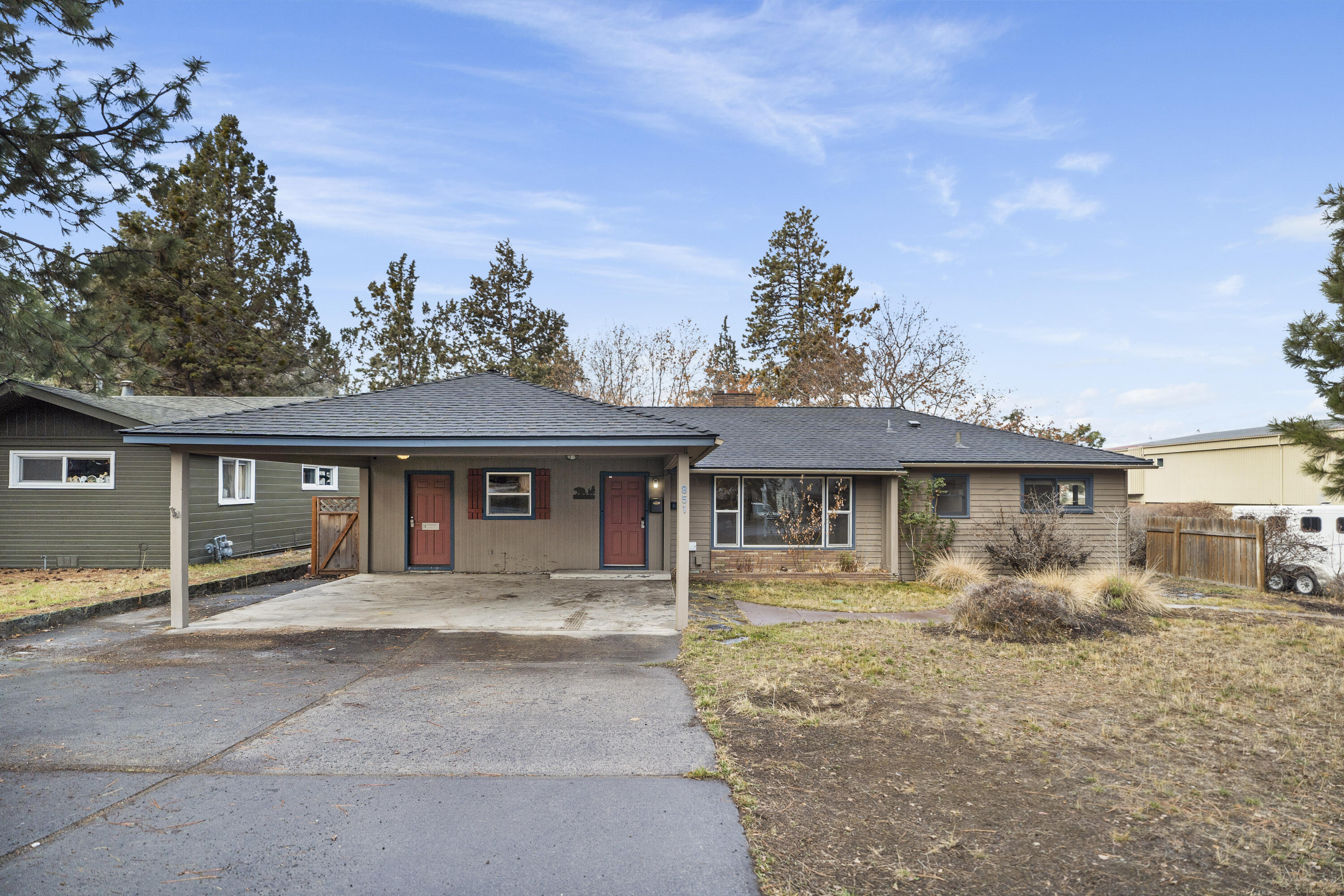851 NE 8th Street