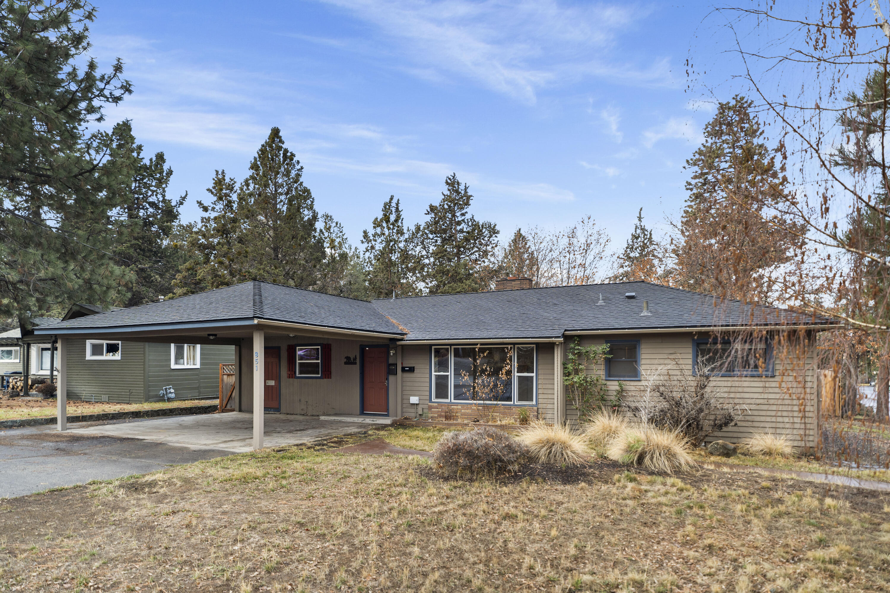 851 NE 8th Street