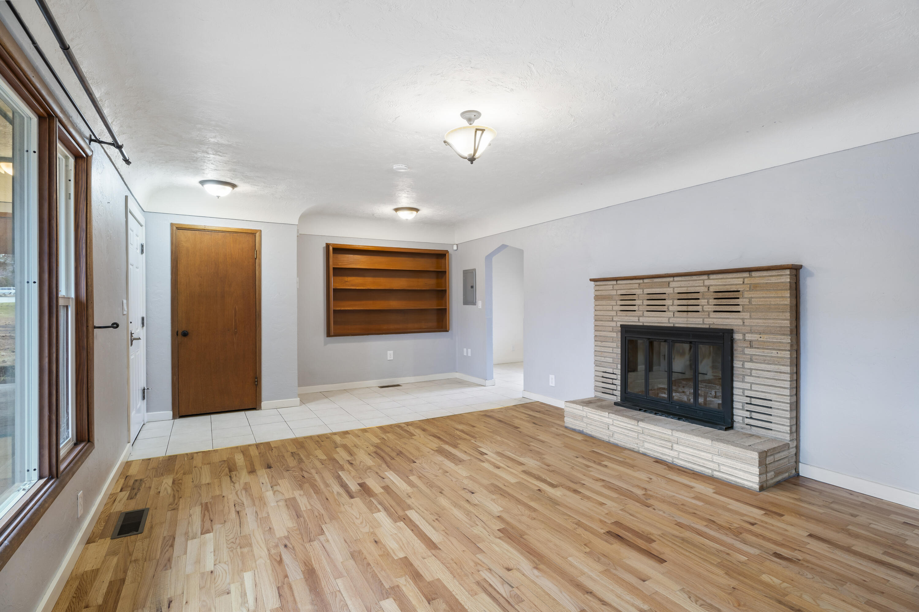 851 NE 8th Street