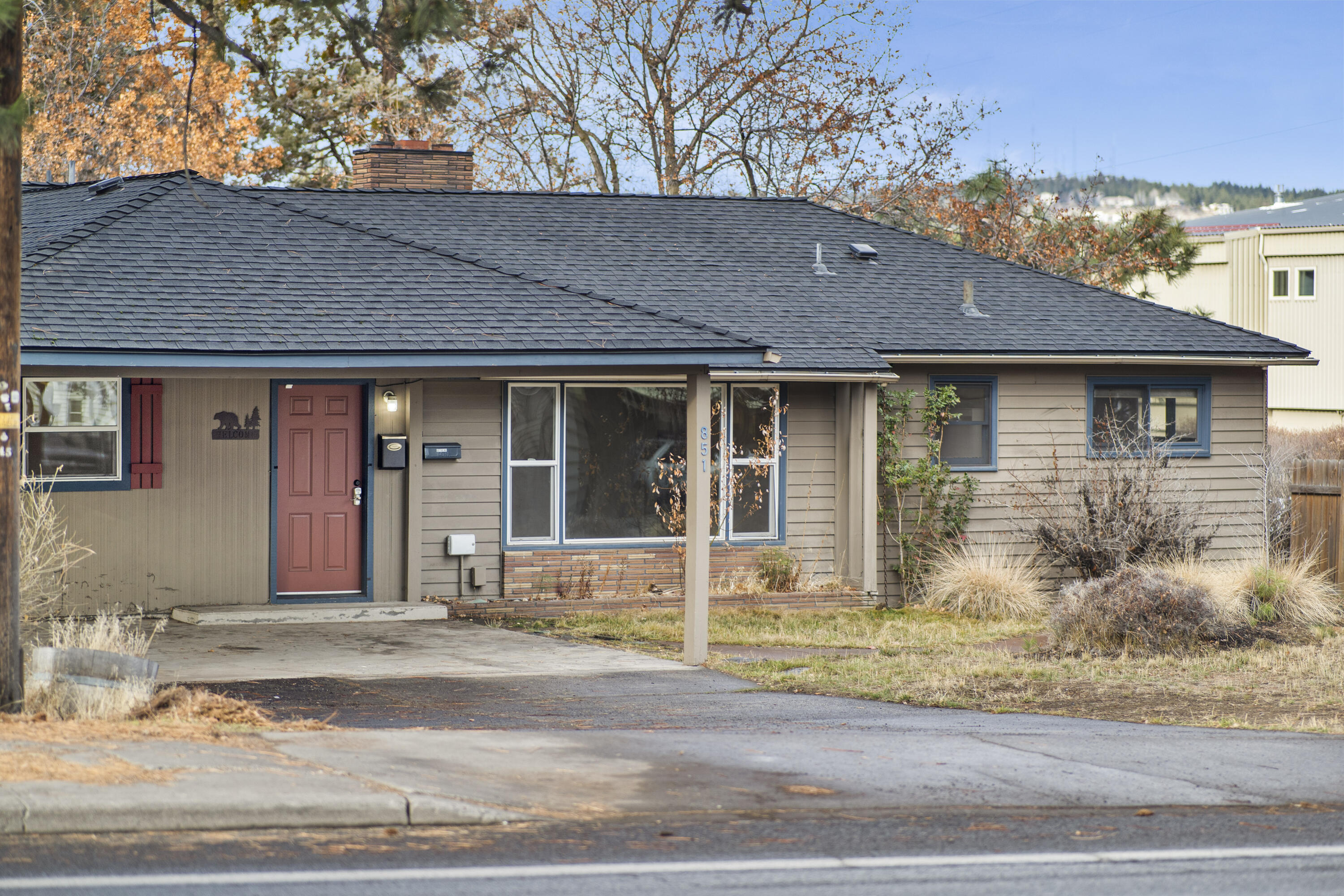 851 NE 8th Street