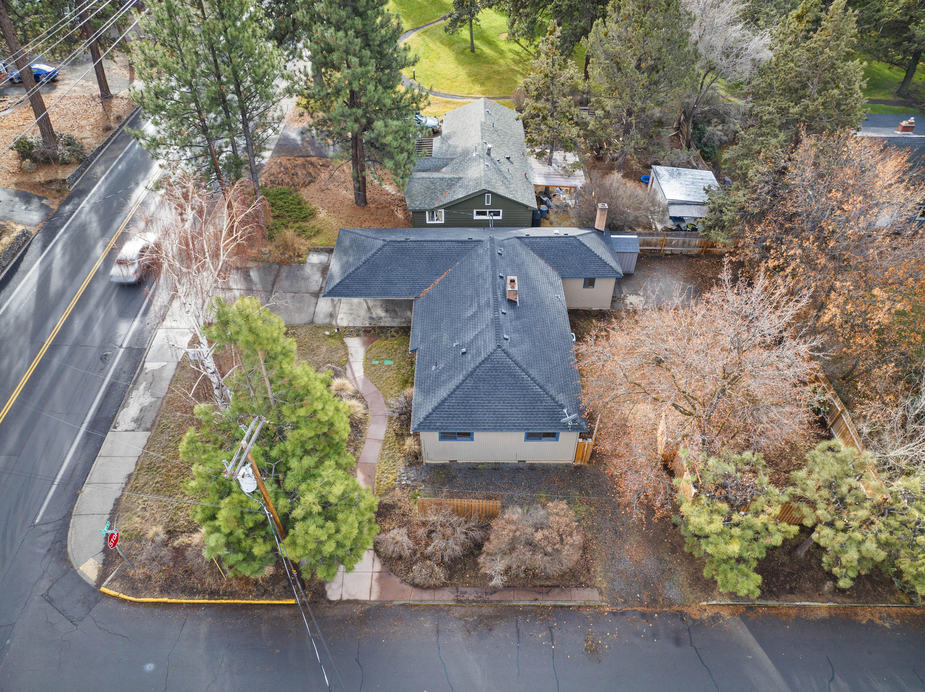 851 NE 8th Street