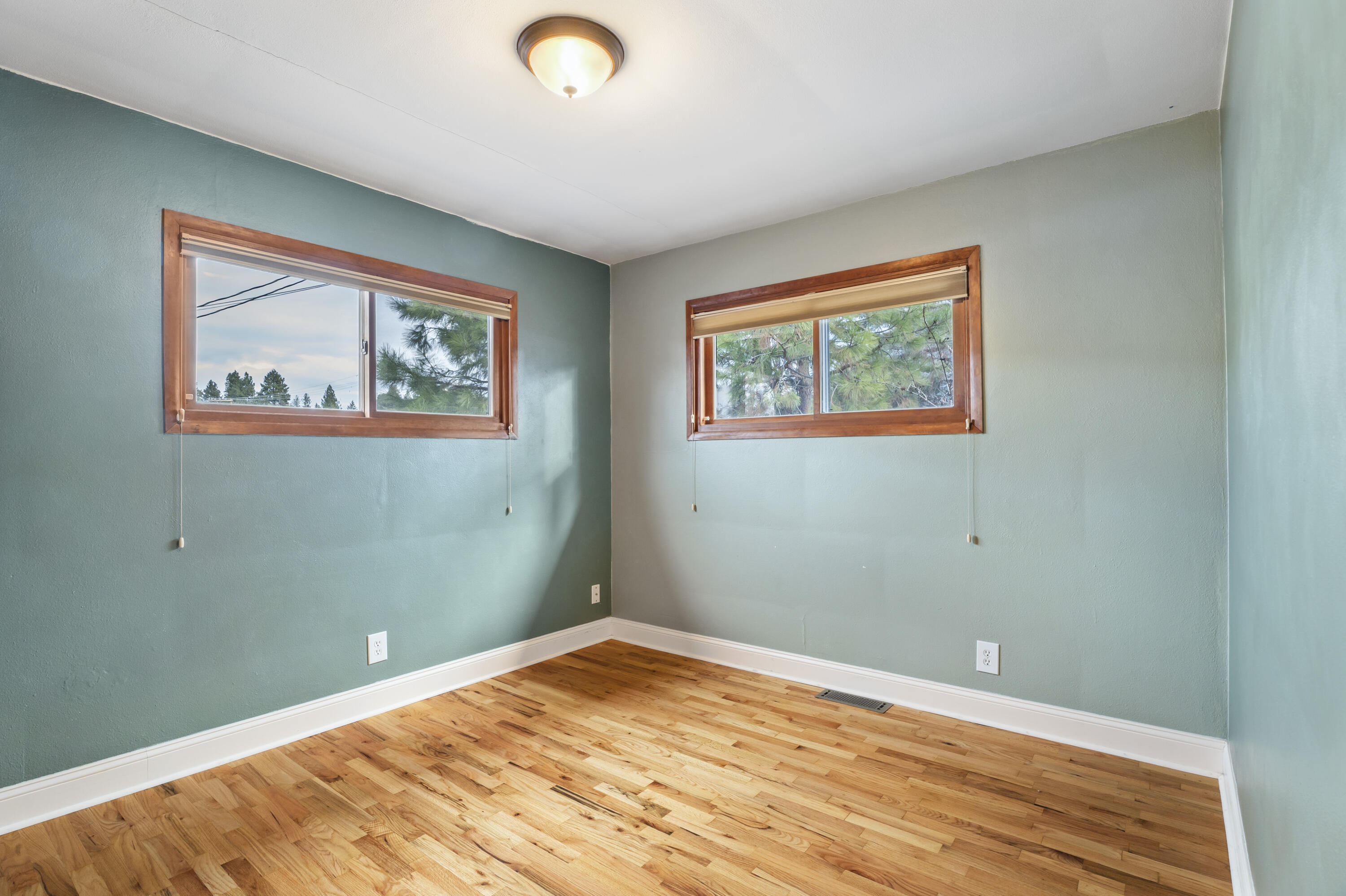 851 NE 8th Street