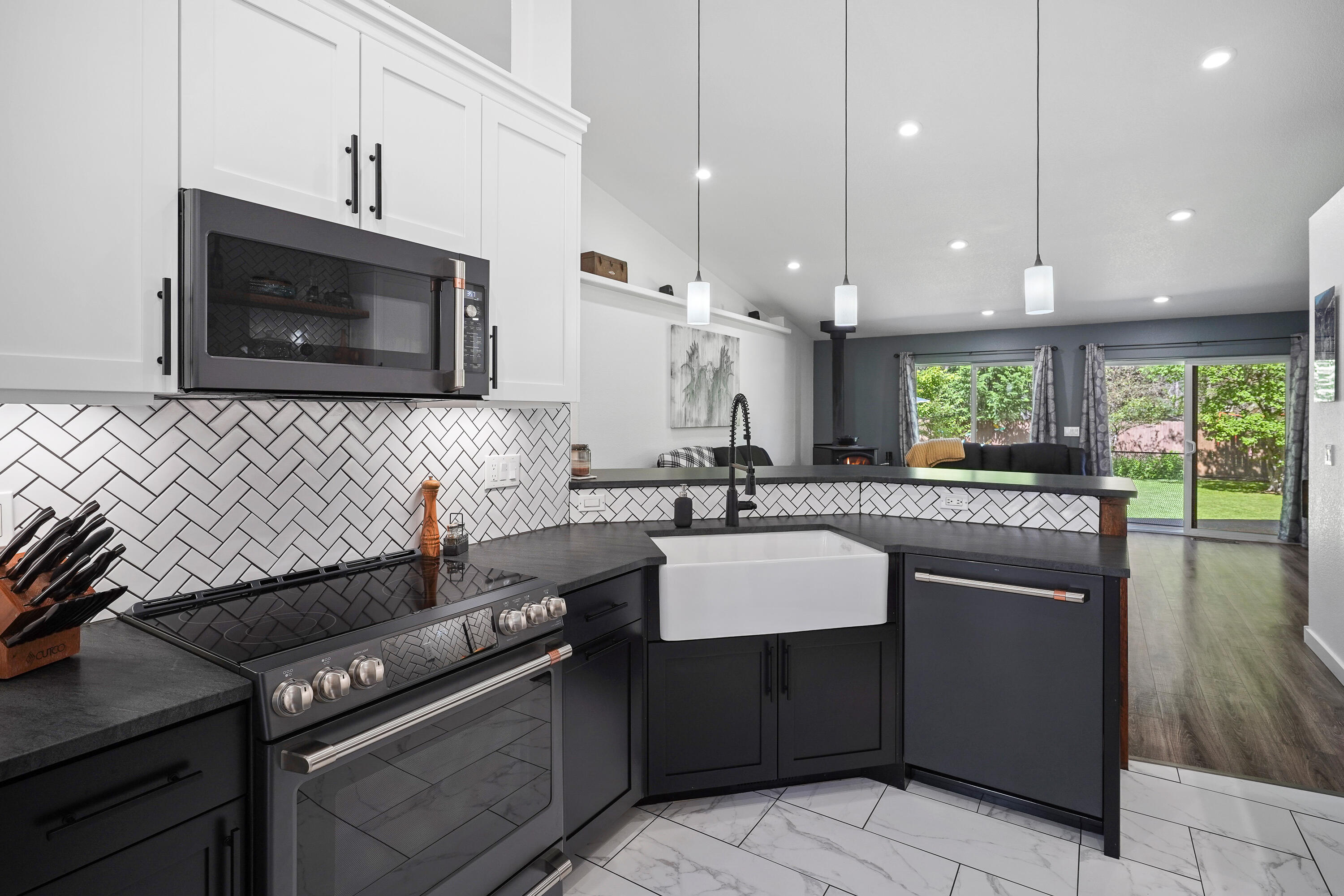 60060 Turquoise Road