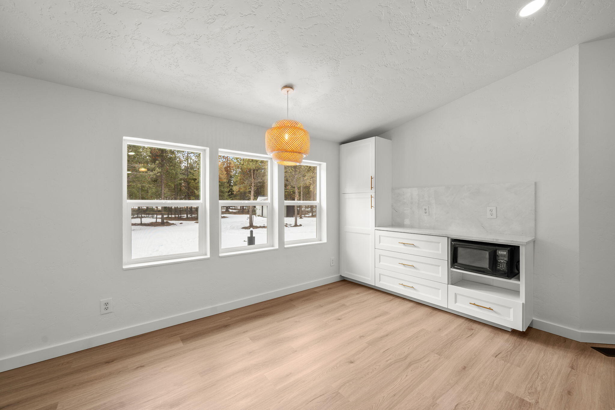 16047 Falcon Lane