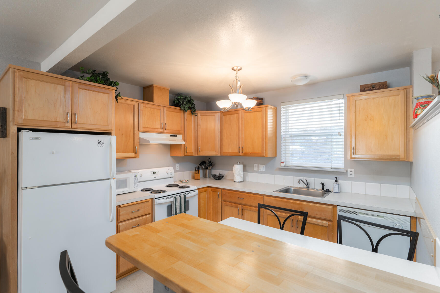 1531 NW Juniper Street, APT 2