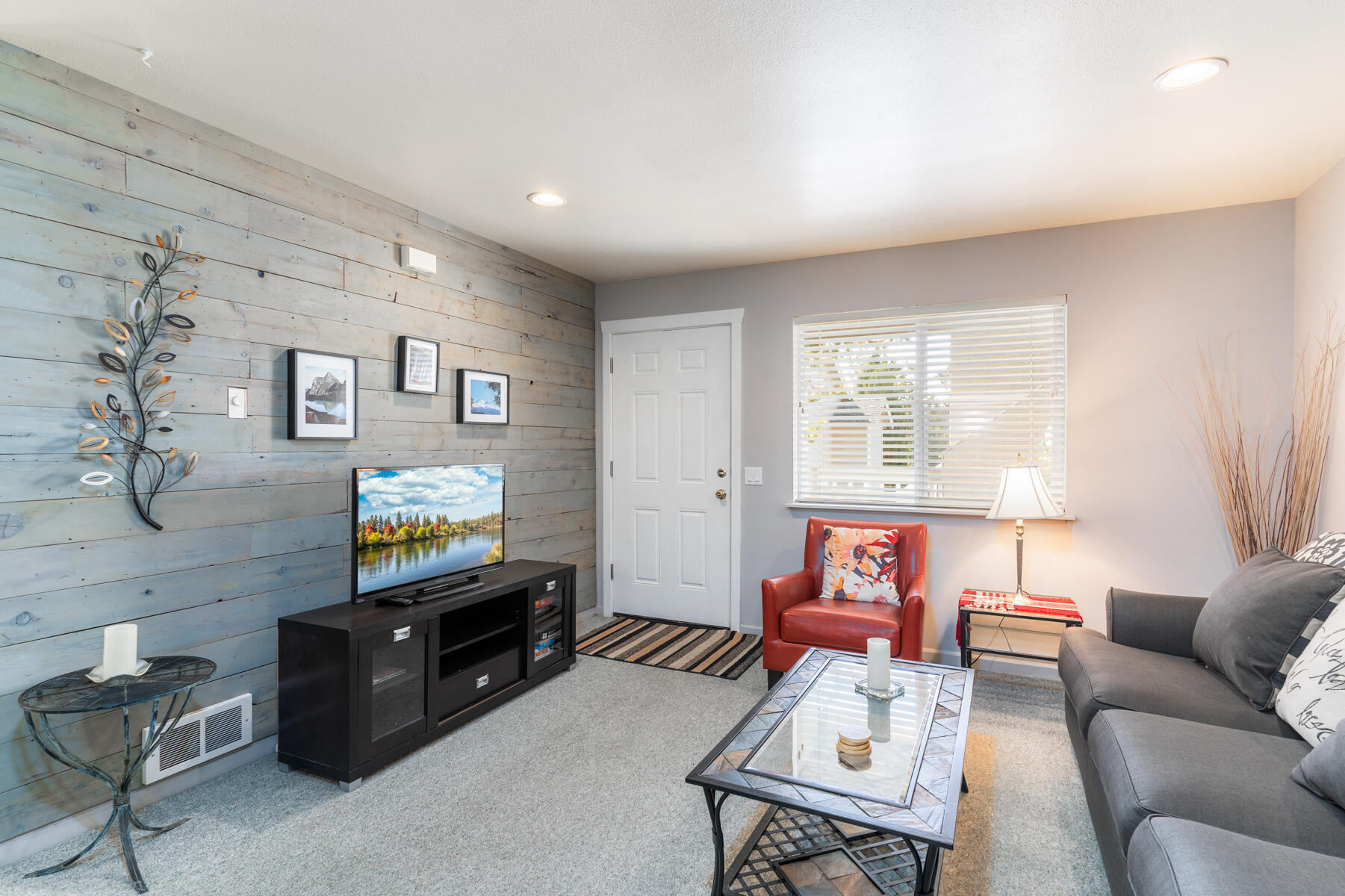 1531 NW Juniper Street, APT 2