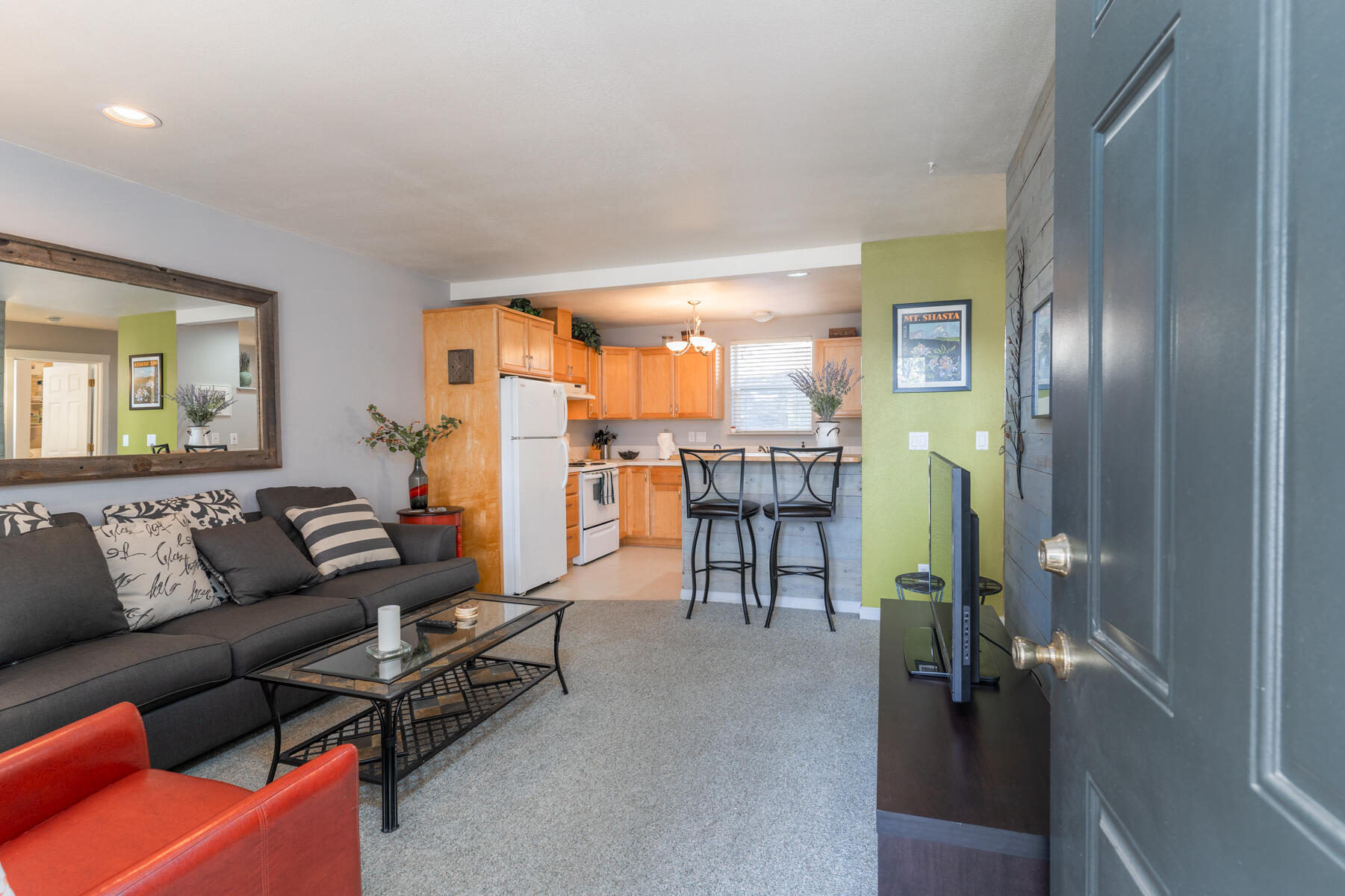 1531 NW Juniper Street, APT 2
