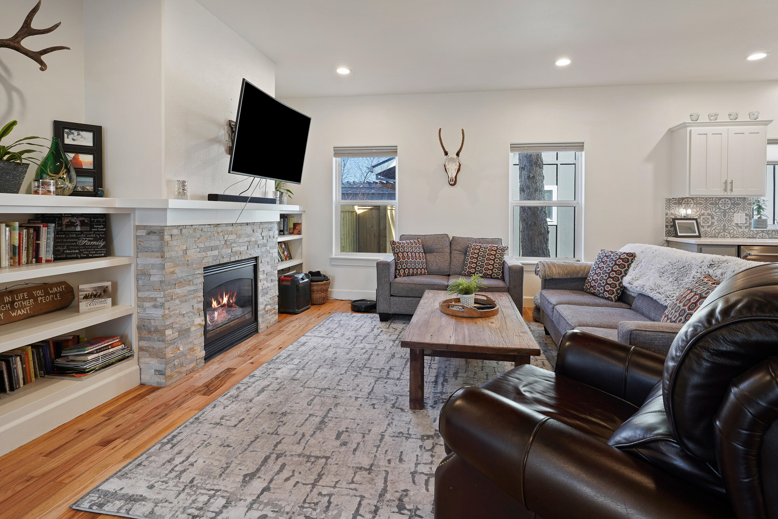 20608 Redwing Lane