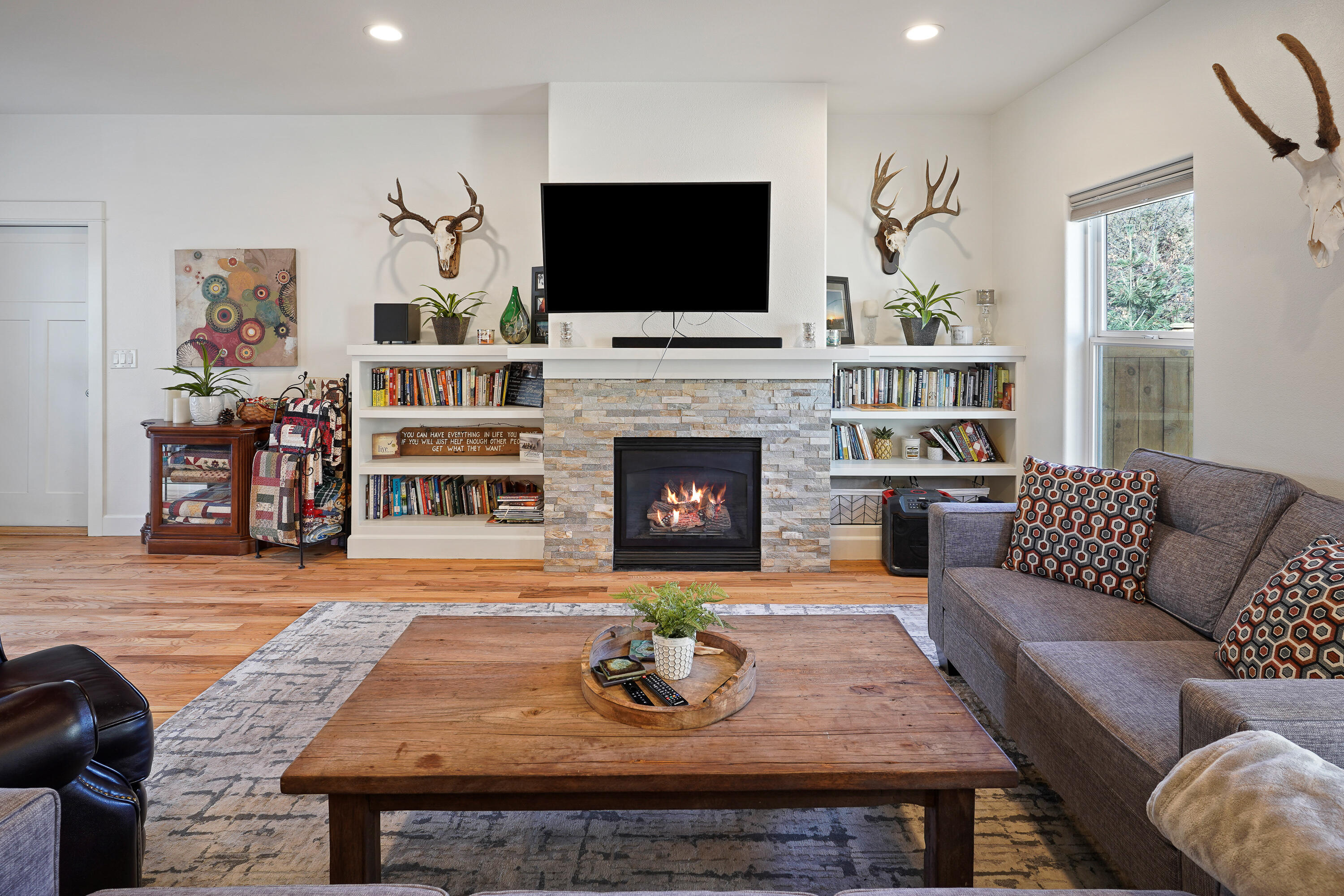 20608 Redwing Lane