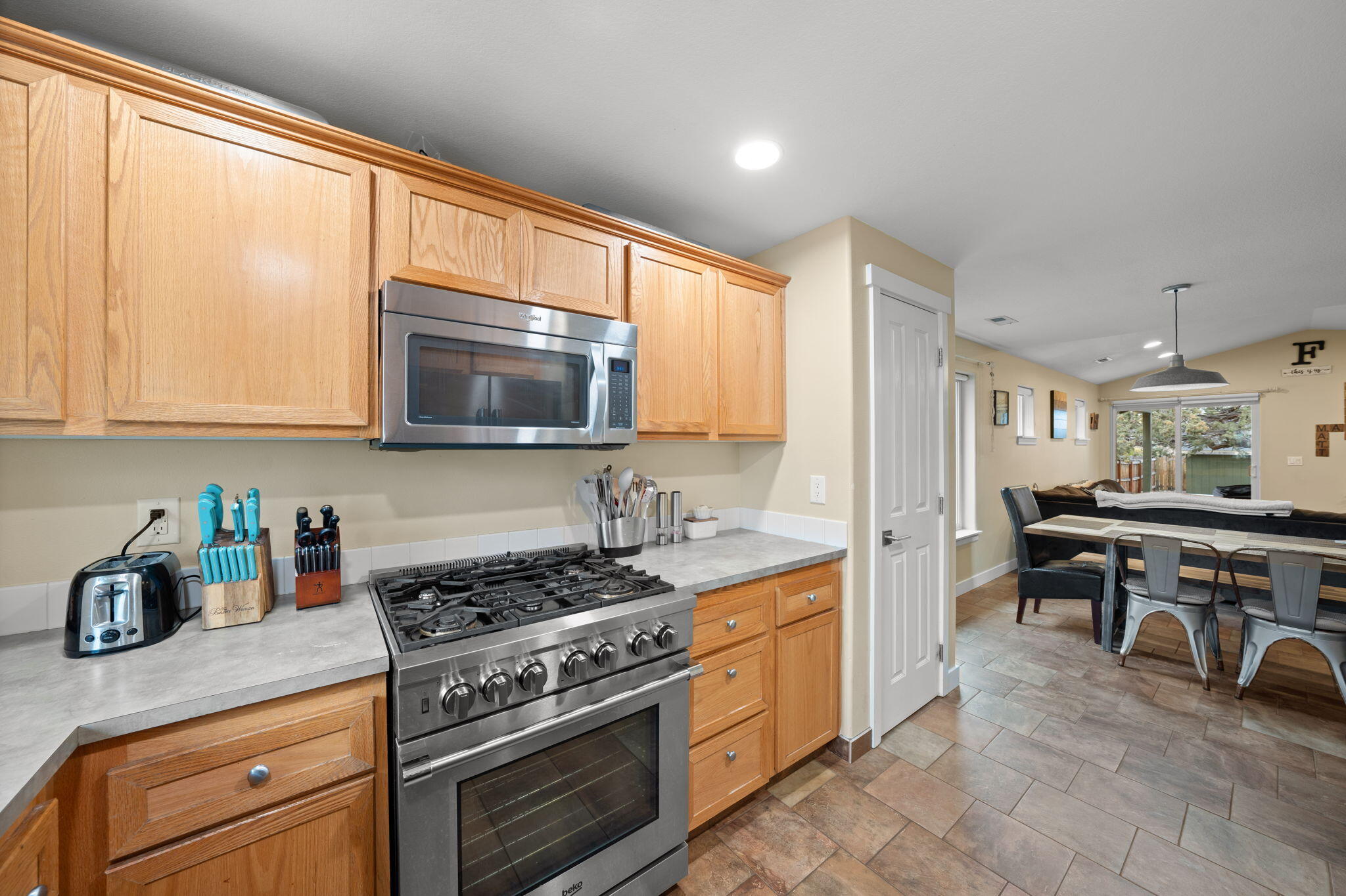 2839 SW SW Cascade Avenue