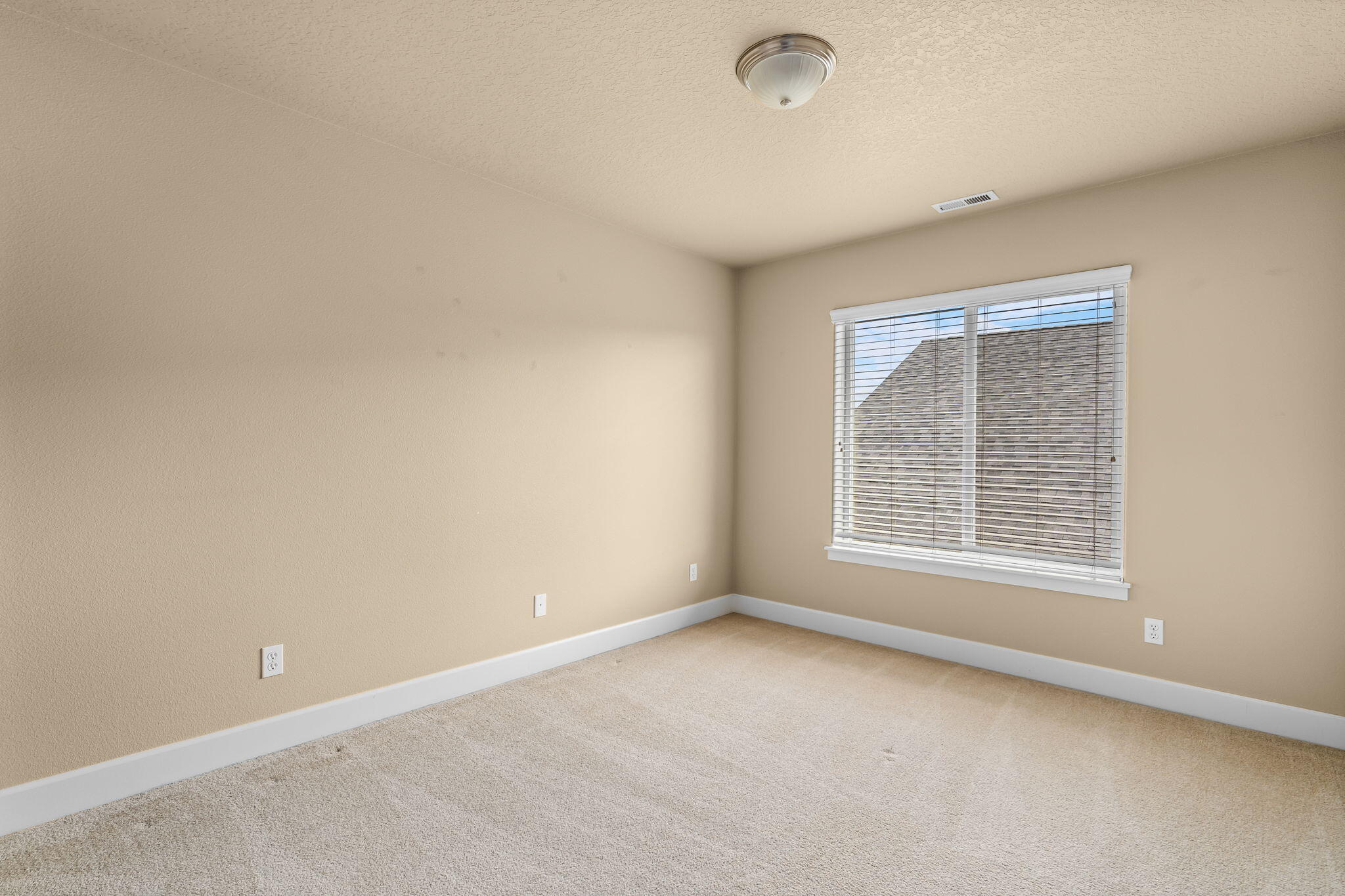 20736 Kilbourne Loop