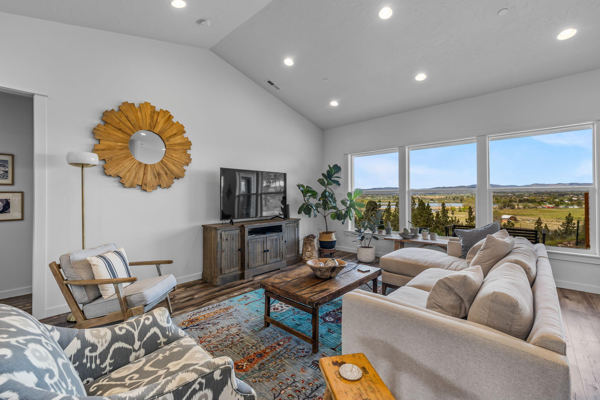 3929 NW Crescent Rim Drive NW
