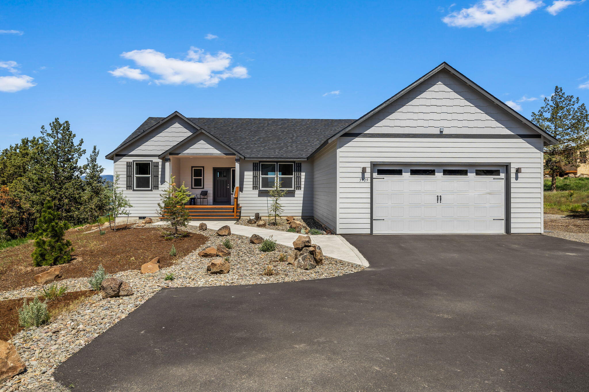 3929 NW Crescent Rim Drive NW