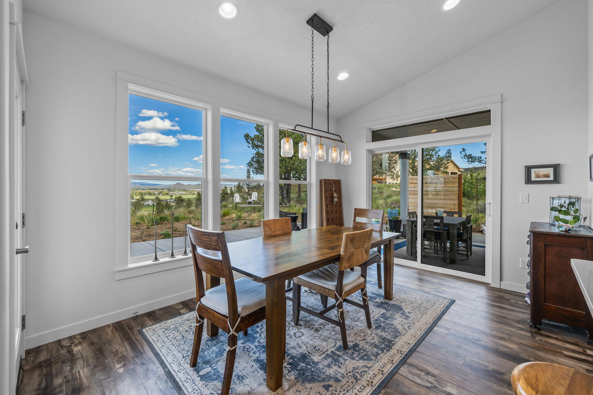 3929 NW Crescent Rim Drive NW