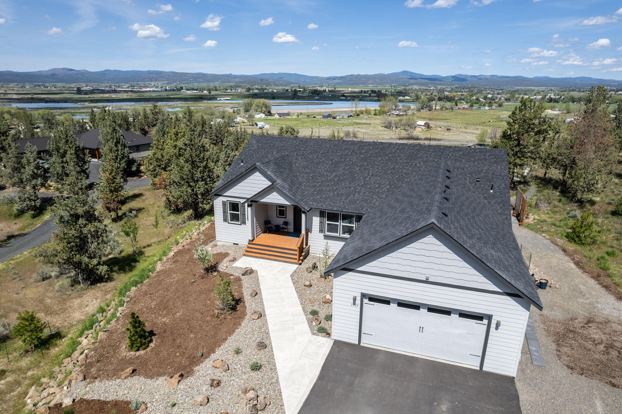 3929 NW Crescent Rim Drive NW