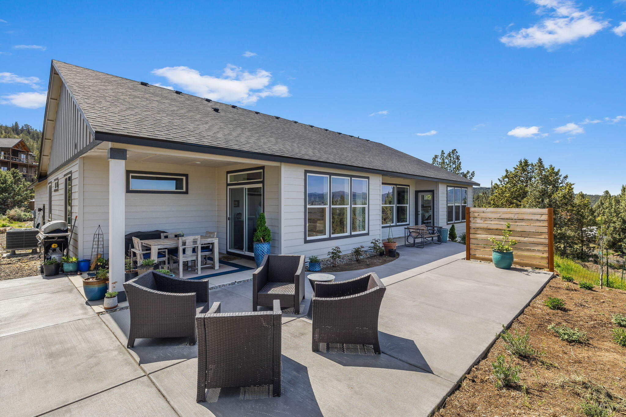 3929 NW Crescent Rim Drive NW